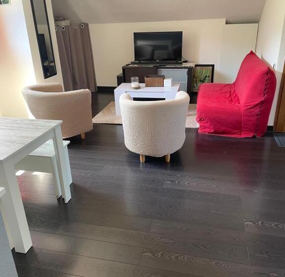 家庭工作室, Le P Tit Charrat