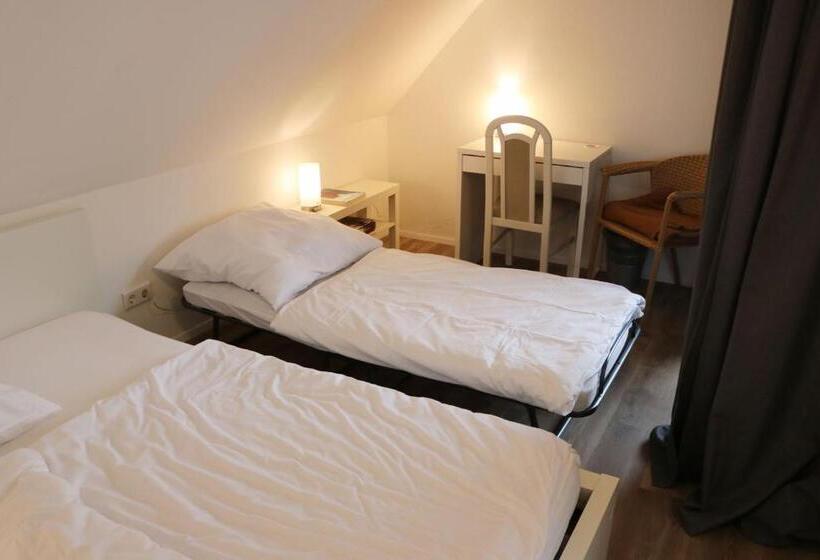 غرفة قياسية مزوَّدة بشُرفة, Messe  Und Gästezimmer Hildesheim