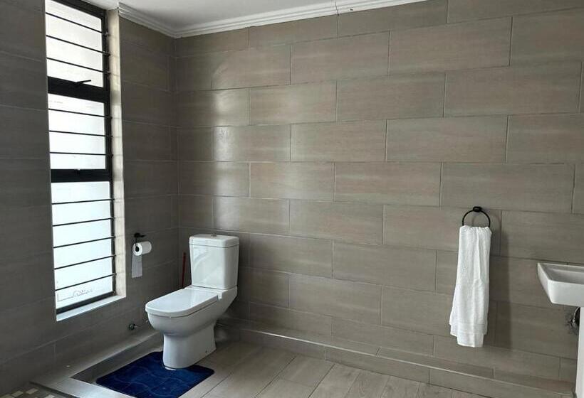 سوییت لوکس, Platinum Guesthouse Waterkloof