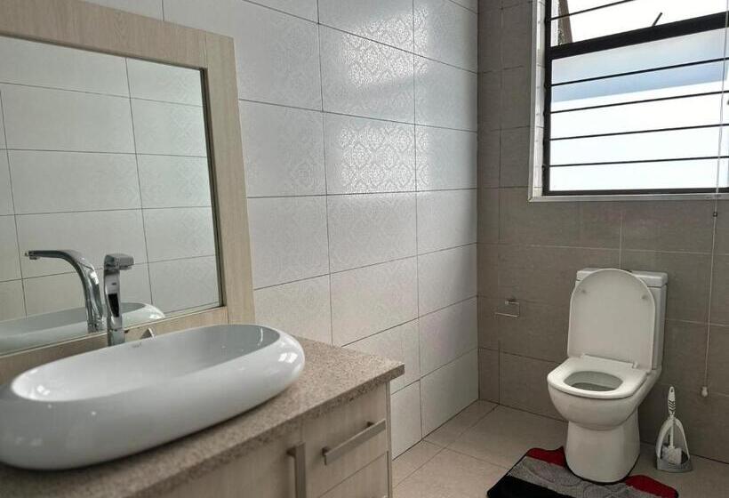 استودیوی لوکس, Platinum Guesthouse Waterkloof