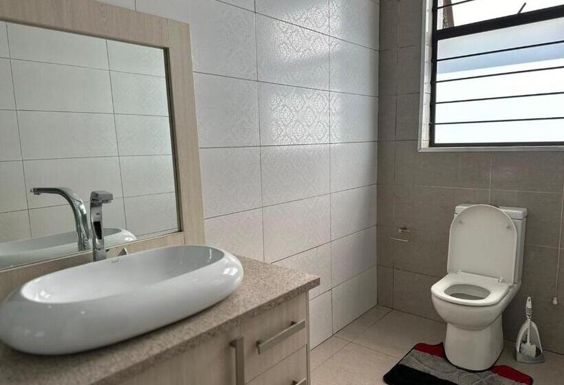 استودیوی لوکس, Platinum Guesthouse Waterkloof