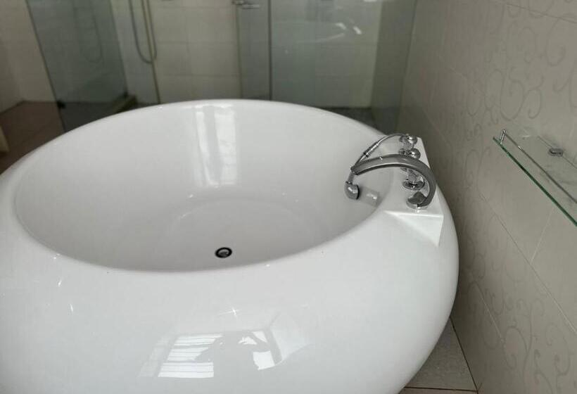 سوئیت با بالکن, Platinum Guesthouse Waterkloof