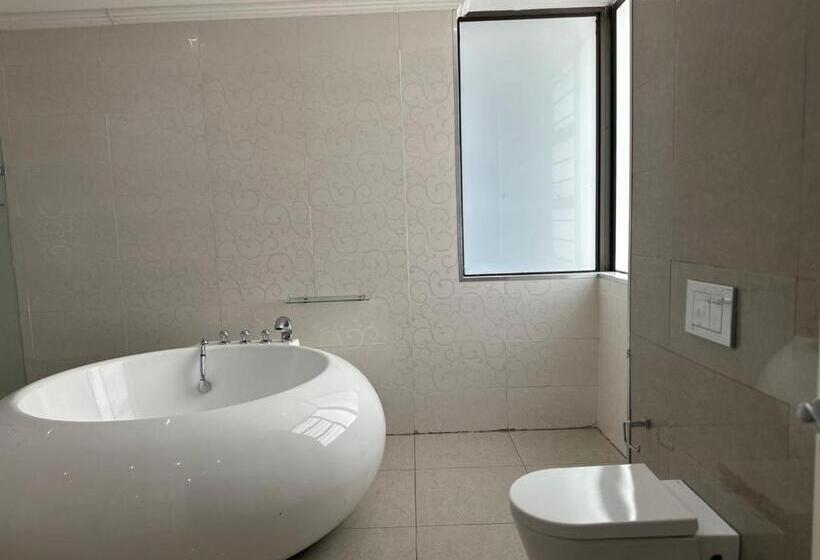 سوئیت با بالکن, Platinum Guesthouse Waterkloof