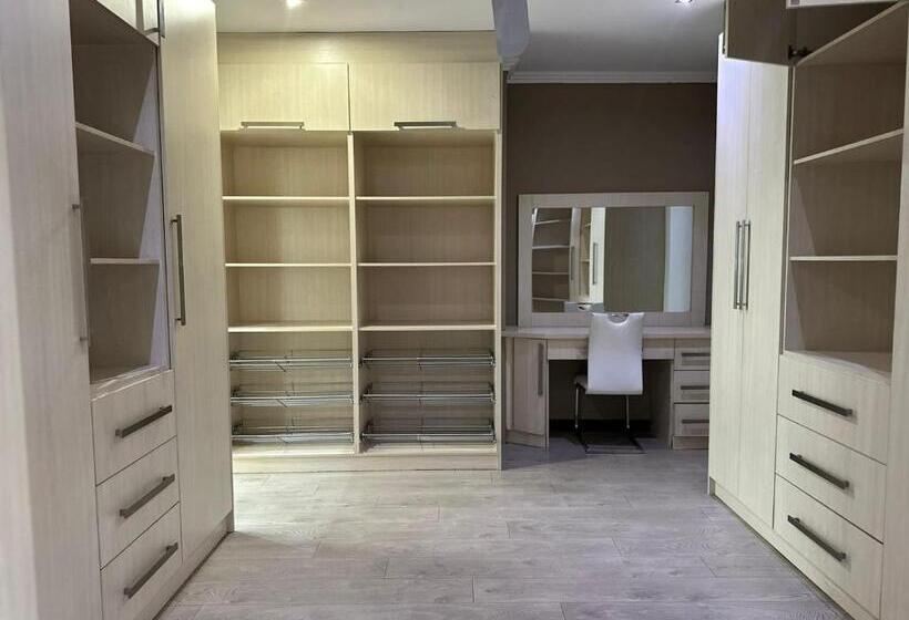 سوئیت با بالکن, Platinum Guesthouse Waterkloof