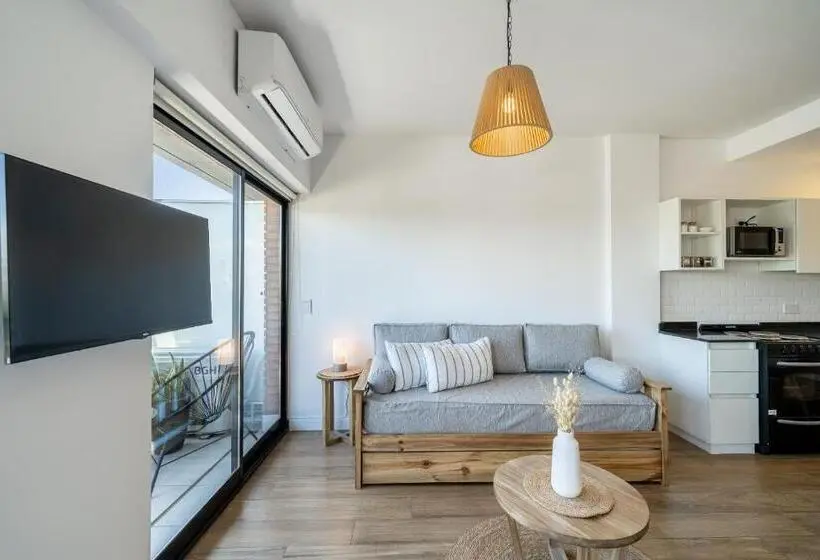 استودیوی لوکس, Studio In Palermo