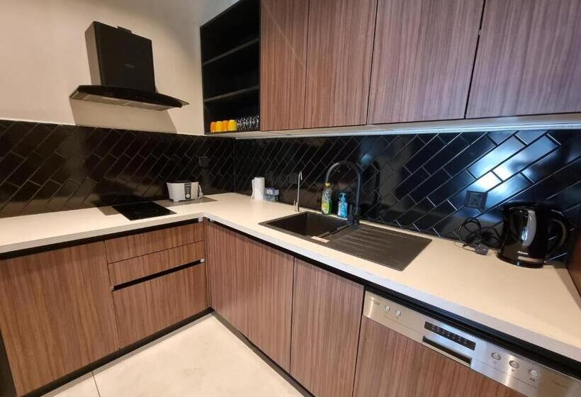 آپارتمان 2 خوابه, Vaux Park Street   A Collection Of 8 Luxury Lofts