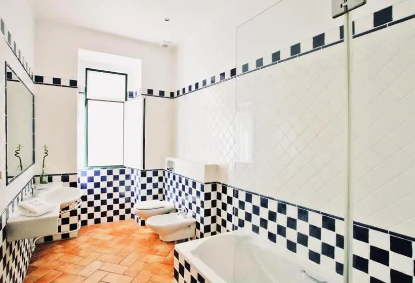 Camera Standard Singola Bagno Condiviso, Saturdays