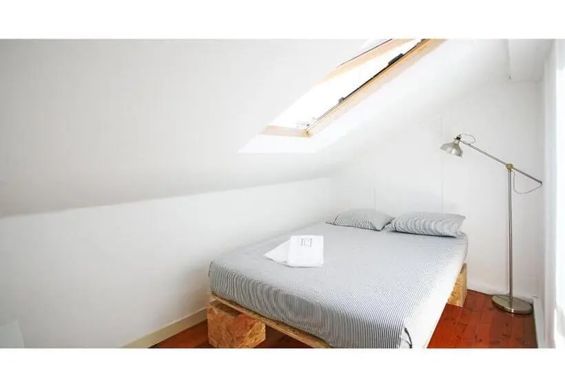 Camera Standard Singola Bagno Condiviso, Saturdays