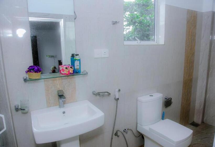 غرفة قياسية, Kadolana Villa