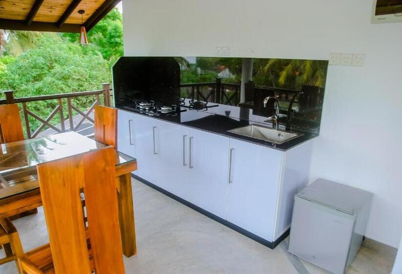 غرفة قياسية, Kadolana Villa