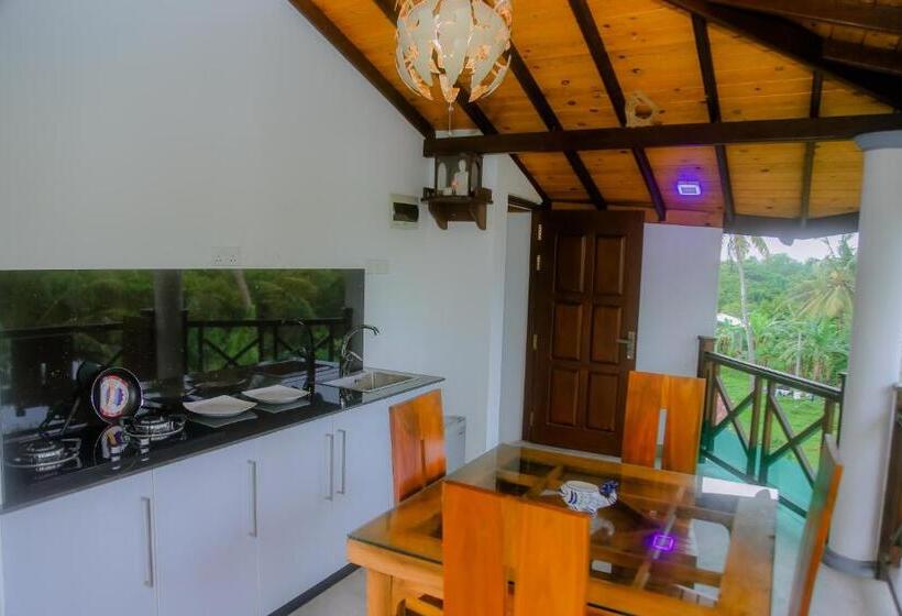 غرفة كومفورت ثلاثية, Kadolana Villa