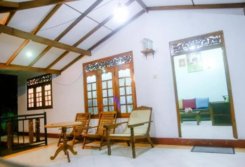 Villa 1 Makuuhuone, Kadolana Villa