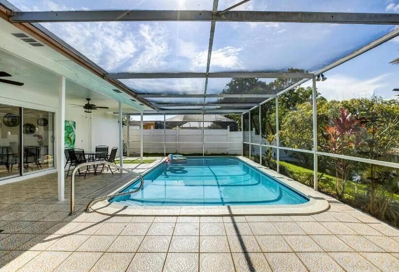 فيلا غرفة نوم واحدة مع مسبح, Serenity Spot Cozy Home W Pool & Nature Views!