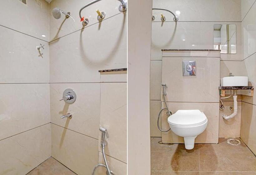 חדר קלאסי לשלושה, Collection O Hotel Blue Diamond