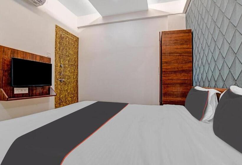 חדר קלאסי לשלושה, Collection O Hotel Blue Diamond