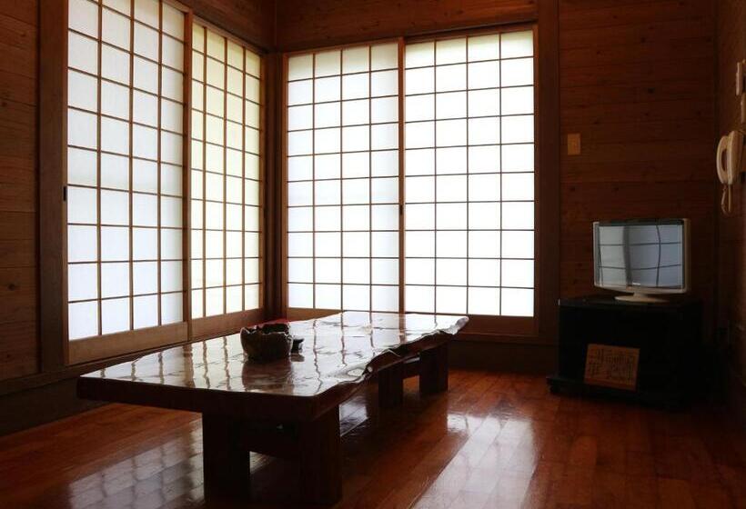 בקתה סטנדרטית, Ayakawasou