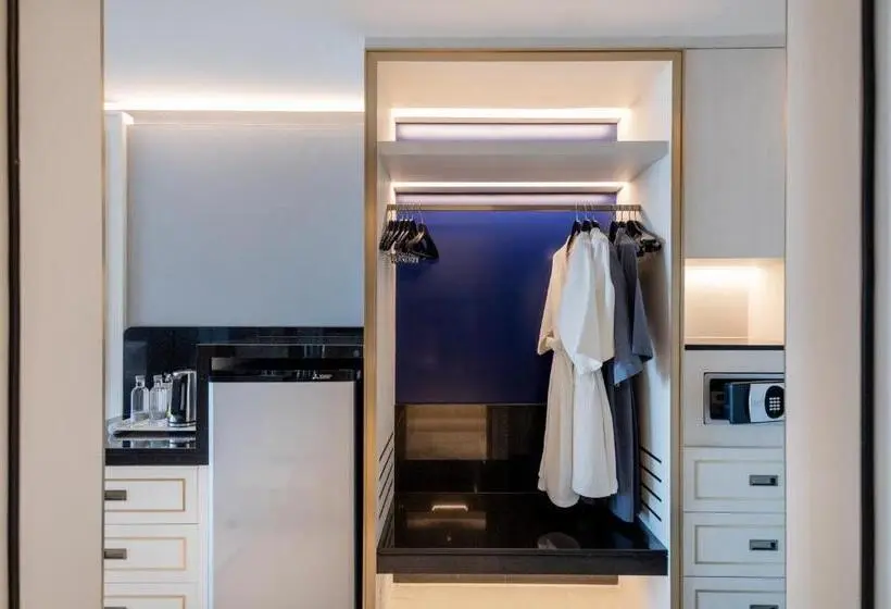 Standard Connecting Room