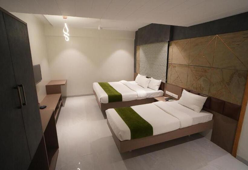 ファミリールーム, Modi Samrat