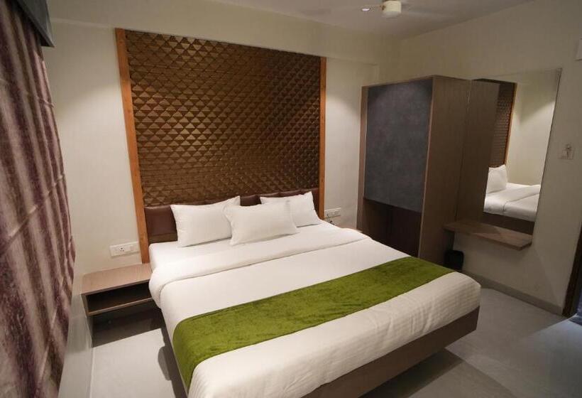 ファミリールーム, Modi Samrat