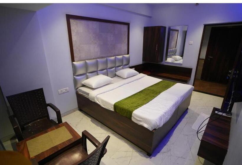 デラックスルーム, Modi Samrat