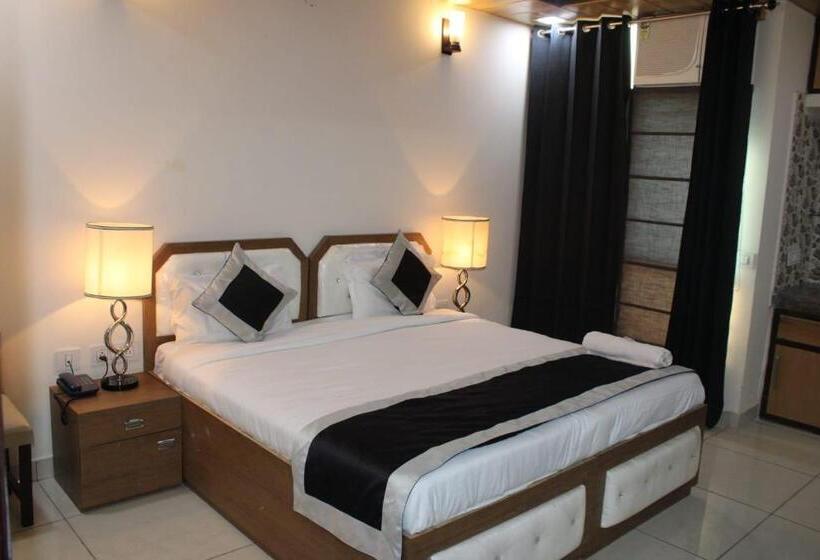 Трехместный Номер Классика, Oyo Dream House