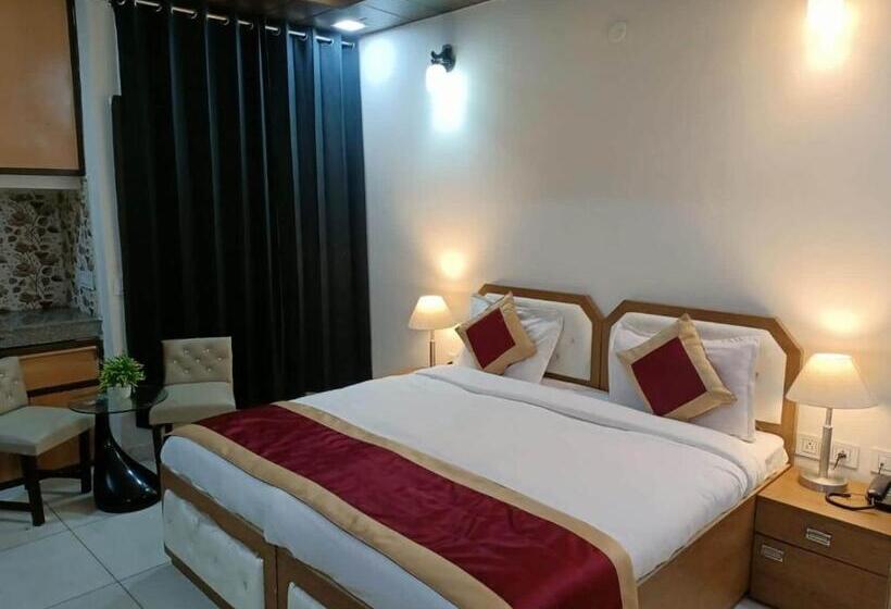 Трехместный Номер Классика, Oyo Dream House