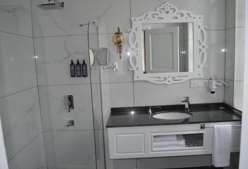 اتاق لوکس, Qrista Managed By Dedeman