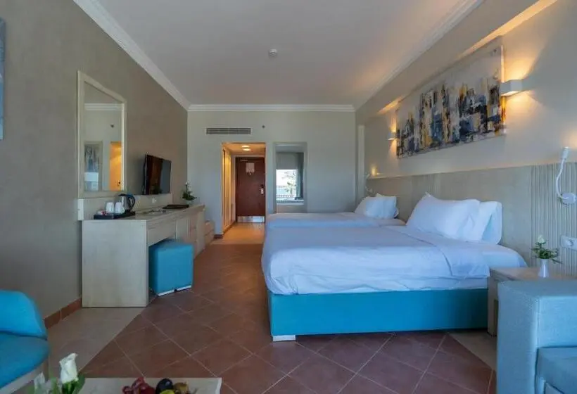 اتاق سوپریور با چشمانداز دریا, Safir Marsa Matrouh Resort