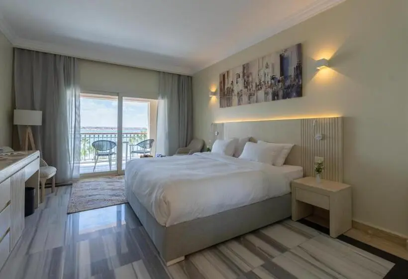 سوییت با چشمانداز دریا, Safir Marsa Matrouh Resort