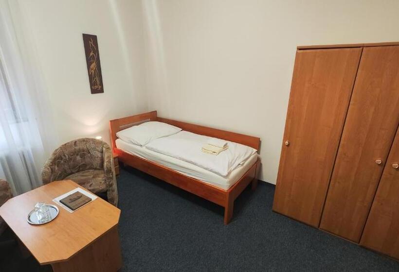 اتاق استاندارد یک نفره, Smolenický Zámok