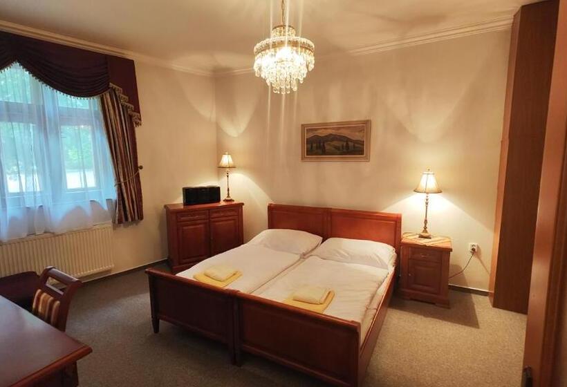 آپارتمان 2 خوابه, Smolenický Zámok