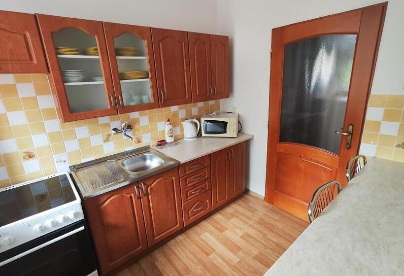 آپارتمان 2 خوابه, Smolenický Zámok