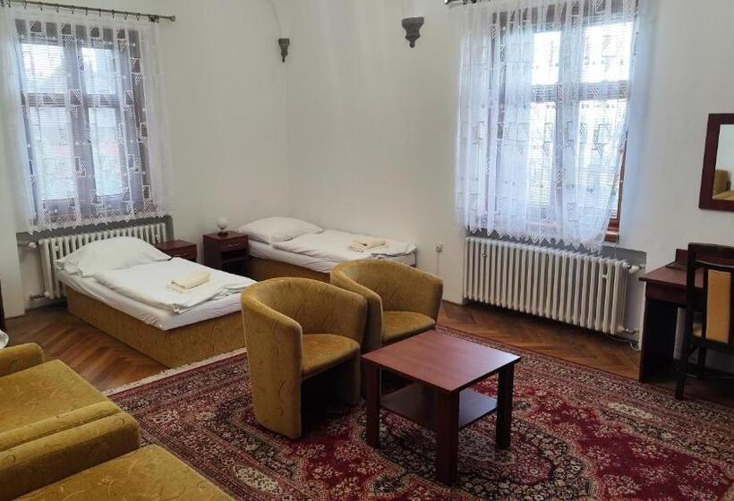 اتاق خانوادگی, Smolenický Zámok