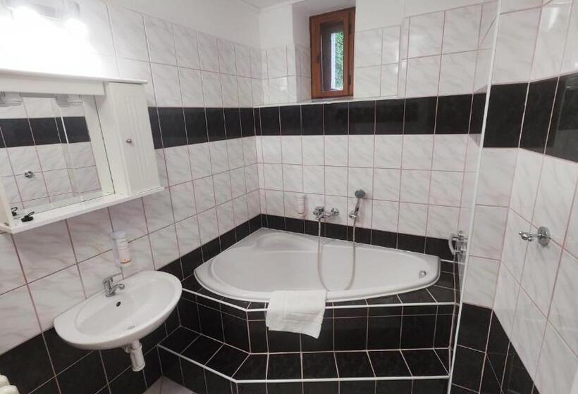 اتاق خانوادگی, Smolenický Zámok