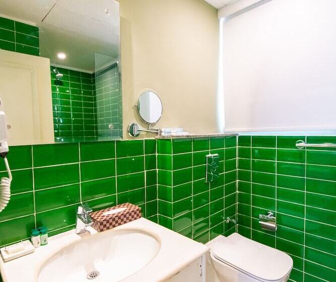 デラックスルーム, Welcomheritage Santa Roza Kasauli