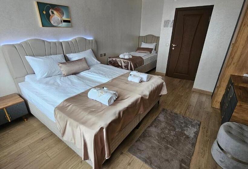 Номер Стандарт Трехместный, елеганс къща за гости