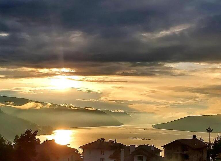 Family Suite, елеганс къща за гости