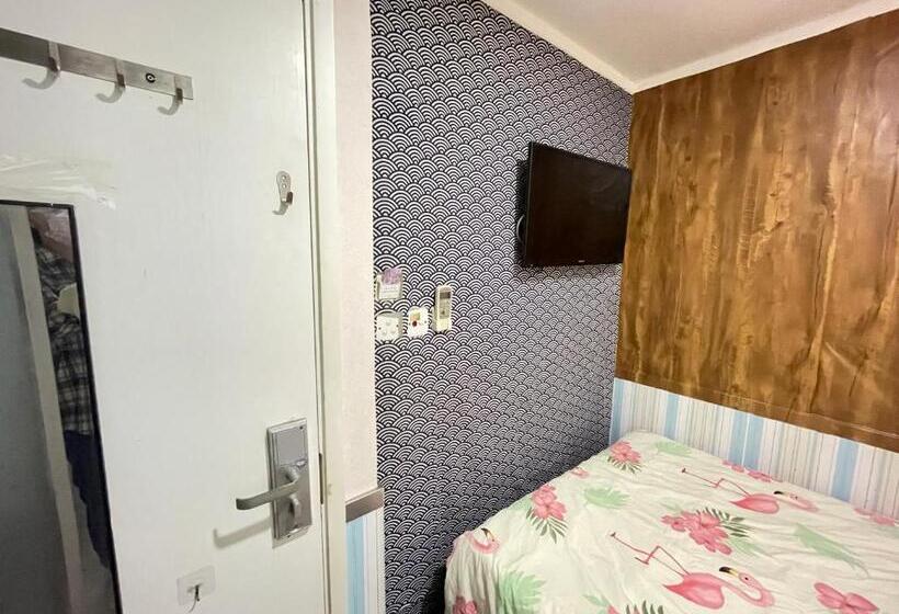 اتاق استاندارد یک نفره, 香港铃木旅馆