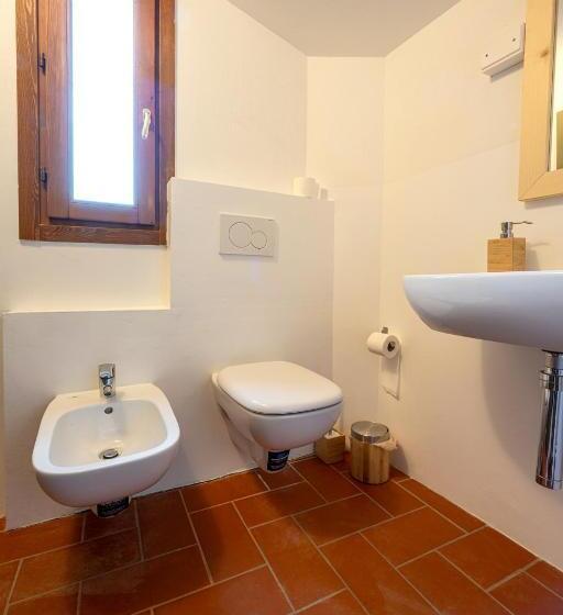 Четырехместный Номер Стандарт, Borgo Dei Sassi Di Roccamalatina   Room And Breakfast