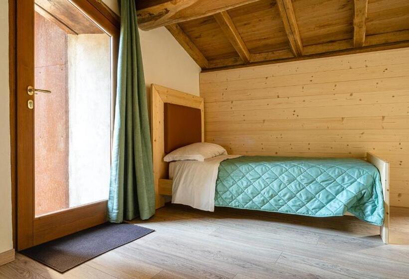 Четырехместный Номер Стандарт, Borgo Dei Sassi Di Roccamalatina   Room And Breakfast