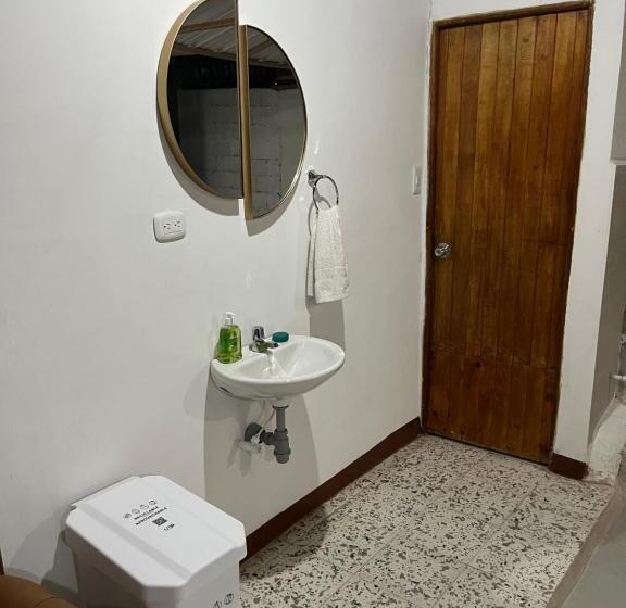 스탠다드 룸 더블 침대 2개, Casa Blanca Hostal