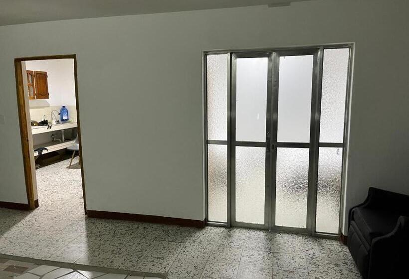 스탠다드 룸 더블 침대 2개, Casa Blanca Hostal