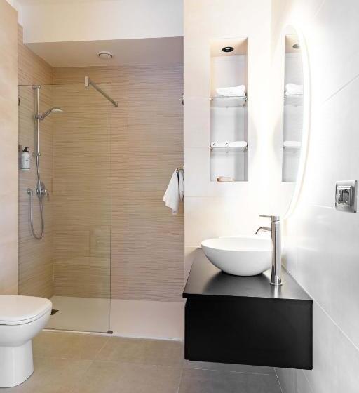 اتاق لوکس سه تخته, La Pergola Suites