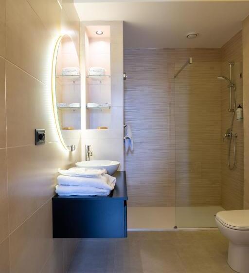 اتاق اجرایی سه نفره, La Pergola Suites