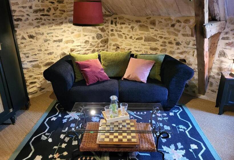 غرفة ديلوكس, Les Causeries Du Monde