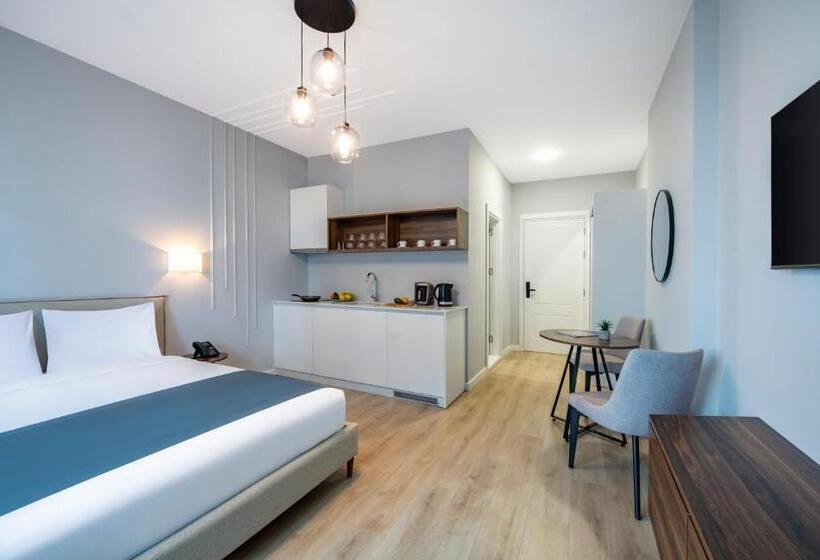 استودیوی استاندارد با چشم‌انداز دریا, Steps Batumi Hotel & Suites