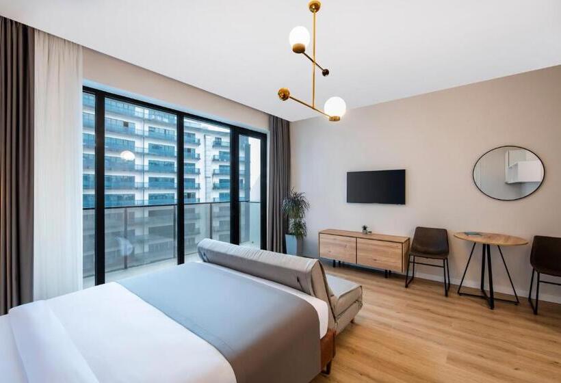استودیوی استاندارد, Steps Batumi Hotel & Suites