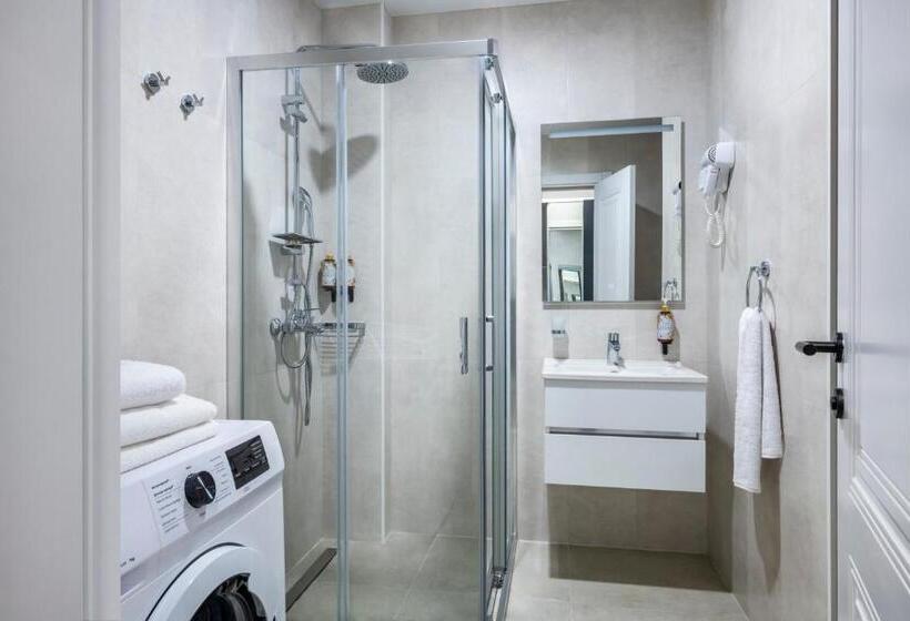 استودیوی استاندارد, Steps Batumi Hotel & Suites