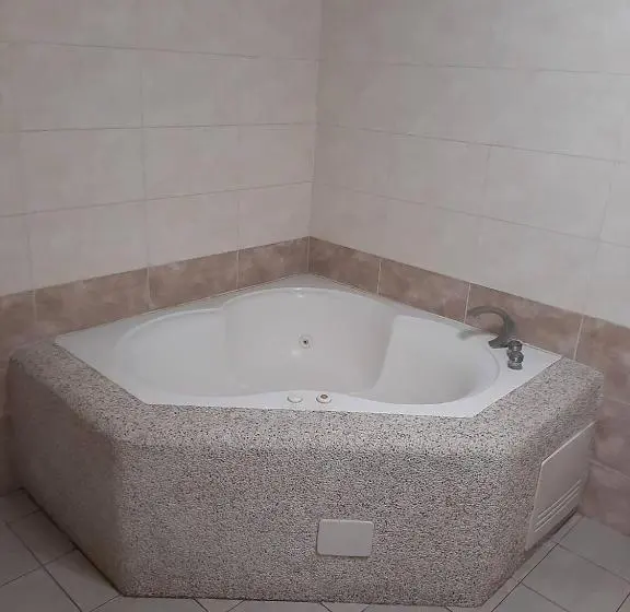 اتاق استاندارد با وان آب گرم, Xinghe Motel   Chaozhou