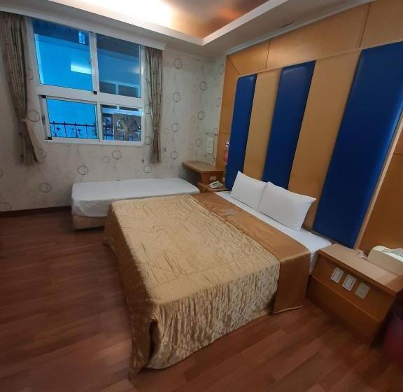 Pokój Standard Trzyosobowy, Xinghe Motel Chaozhou